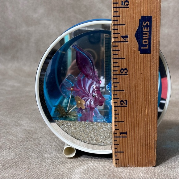 Vintage Hand Blown Glass fishes in Retro Decor tank - Picture 6 of 6